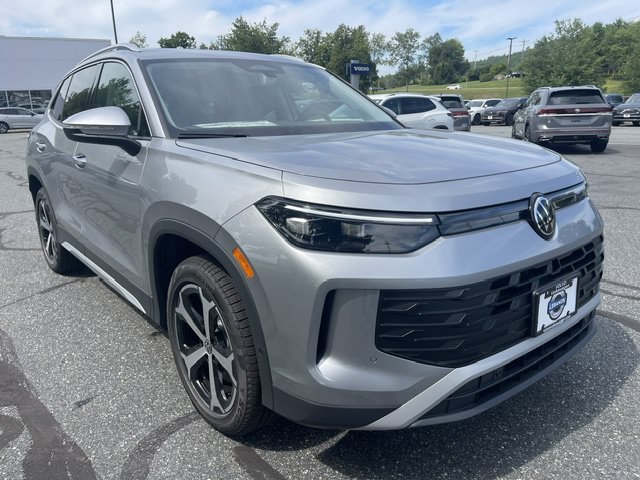New 2026 Pyrite Silver Metallic Volkswagen SE AWD image 2
