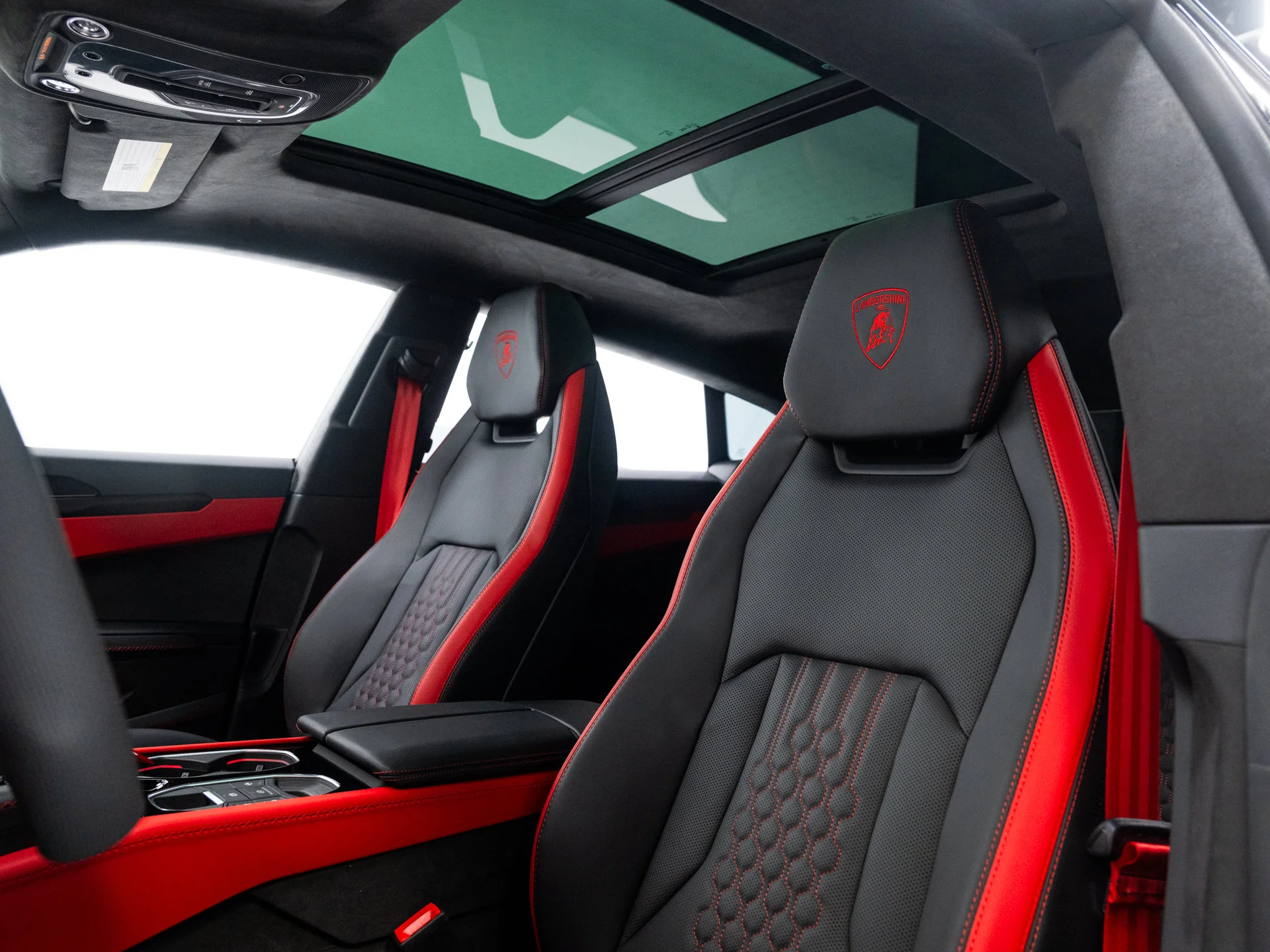 Used 2025  Lamborghini SE image 39