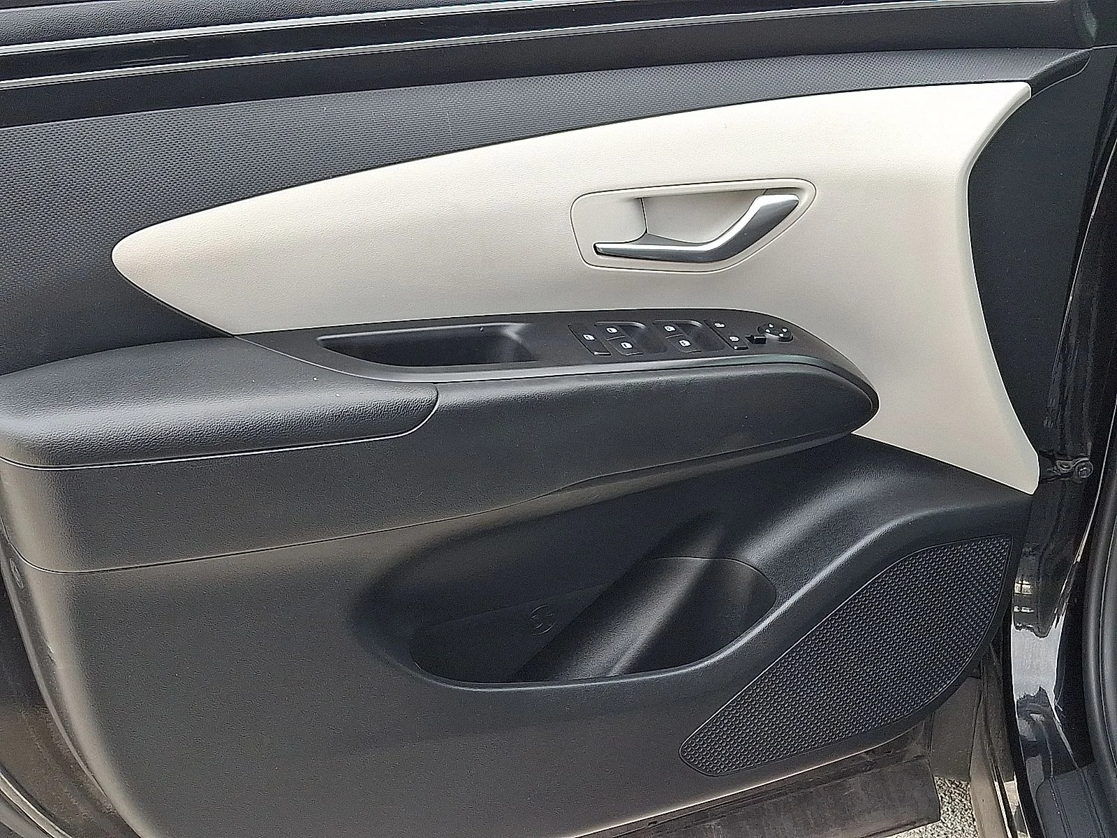 Used 2023 Black Hyundai SEL image 12