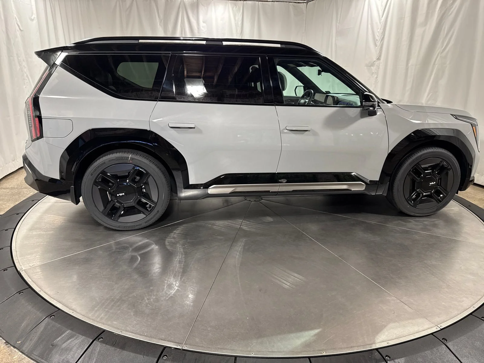 New 2026 Wolf Gray/Ebony Black Roof Kia GT-Line image 9