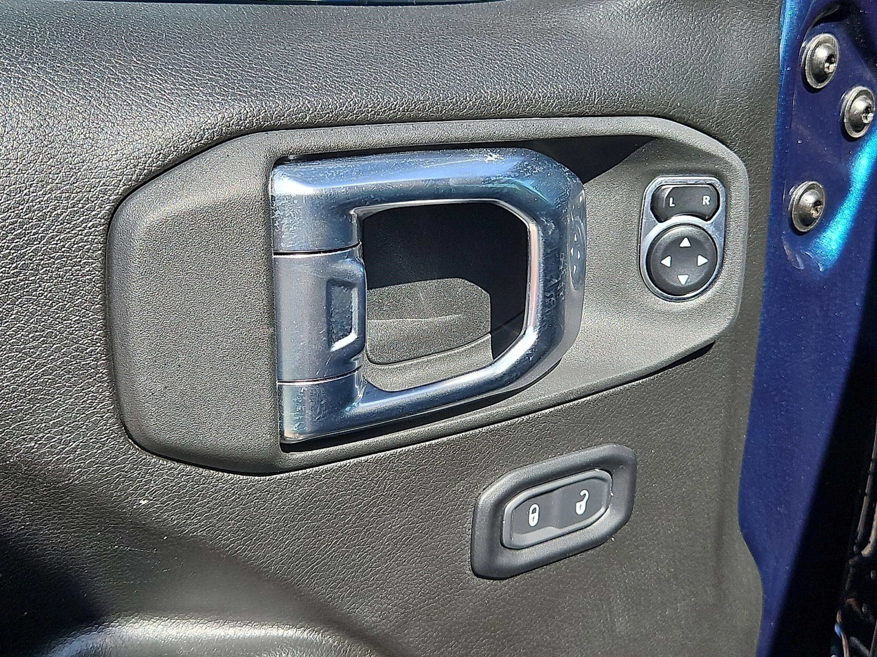 Used 2025 Fathom Blue Pearlcoat Jeep Sport S image 22
