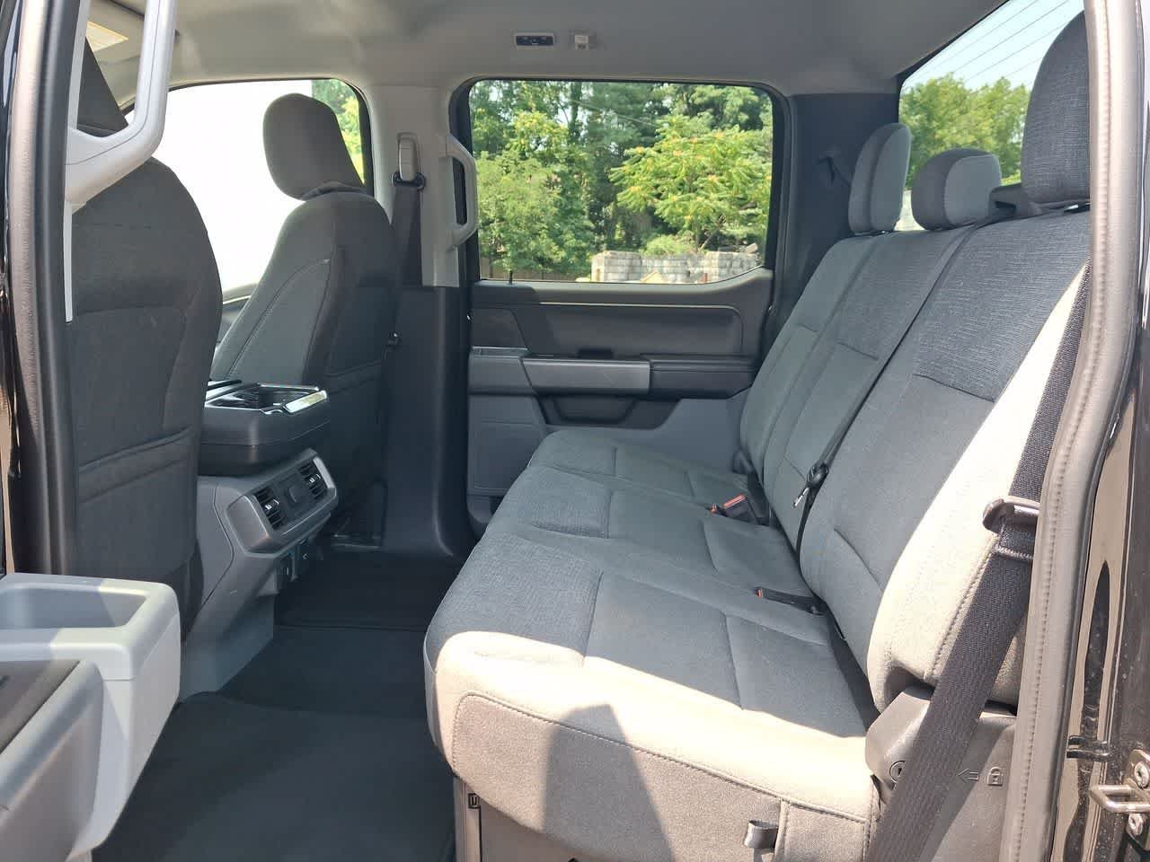 Used 2024 Agate Black Metallic Ford XLT image 26