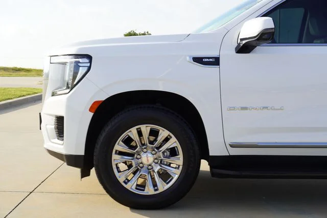 Used 2023 White GMC Denali image 5