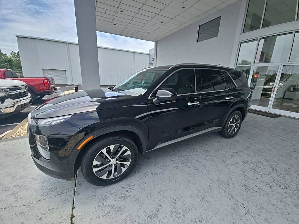 Used 2022 Abyss Black Pearl Hyundai SEL image 1