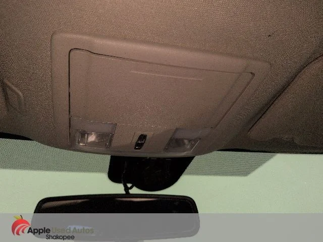 Used 2011  Lincoln Base image 26