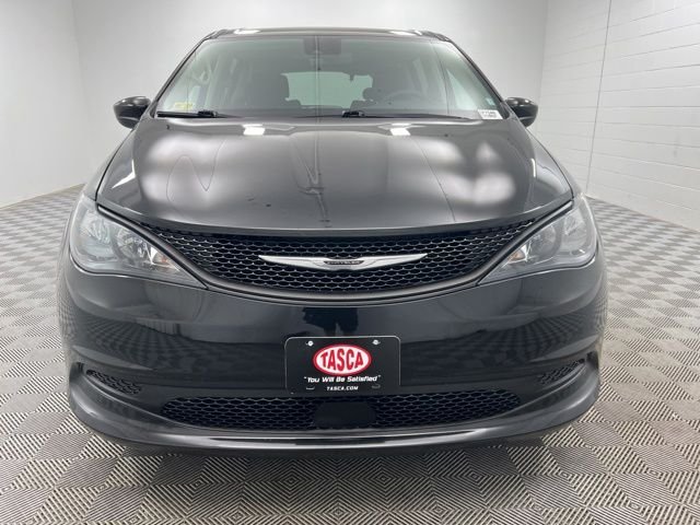 Used 2023 Black Chrysler LX image 3