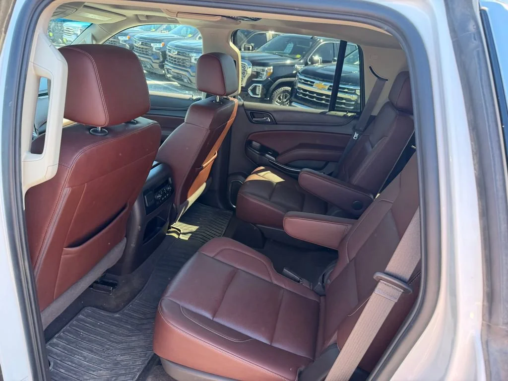 Used 2017 IRIDESCENT PEARL TRICOAT Chevrolet Premier image 3