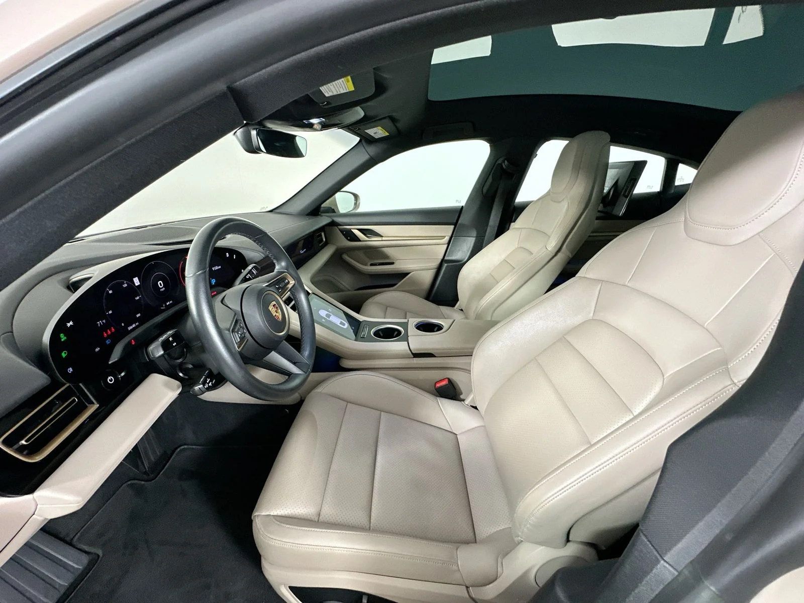 2023 Porsche Taycan Base - Photo 32