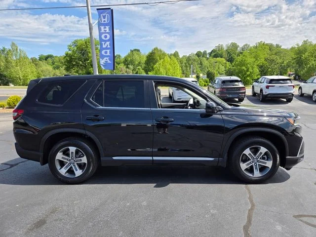 Used 2025 Black Honda EX-L image 9