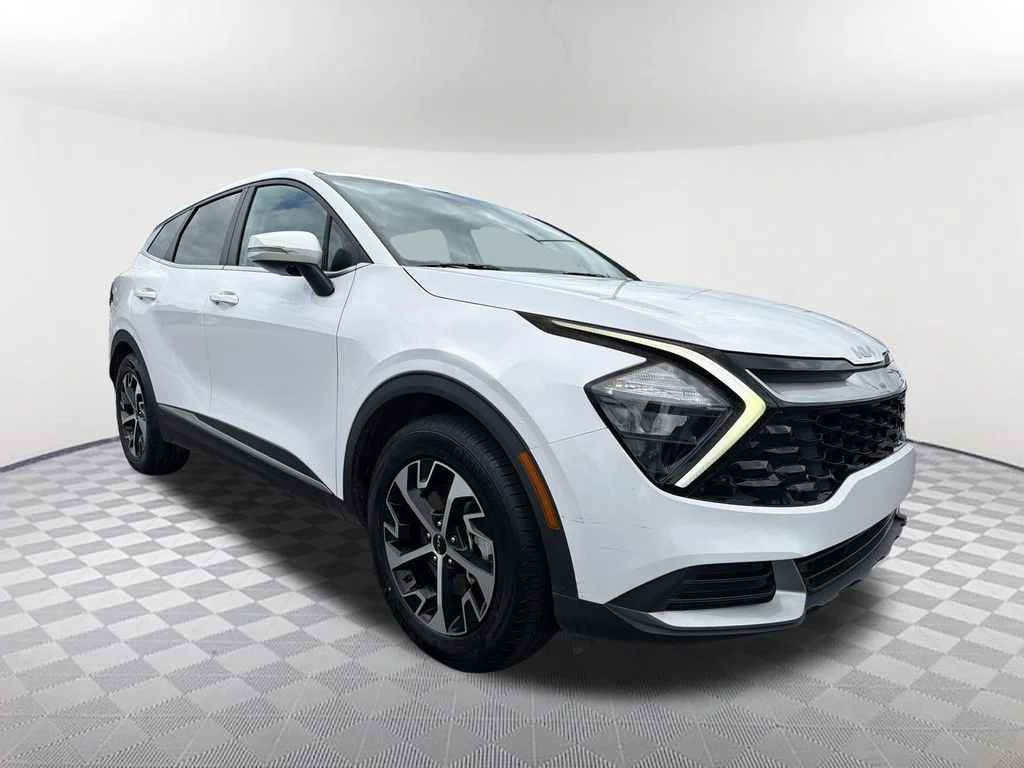 Used 2023 White Kia EX image 3