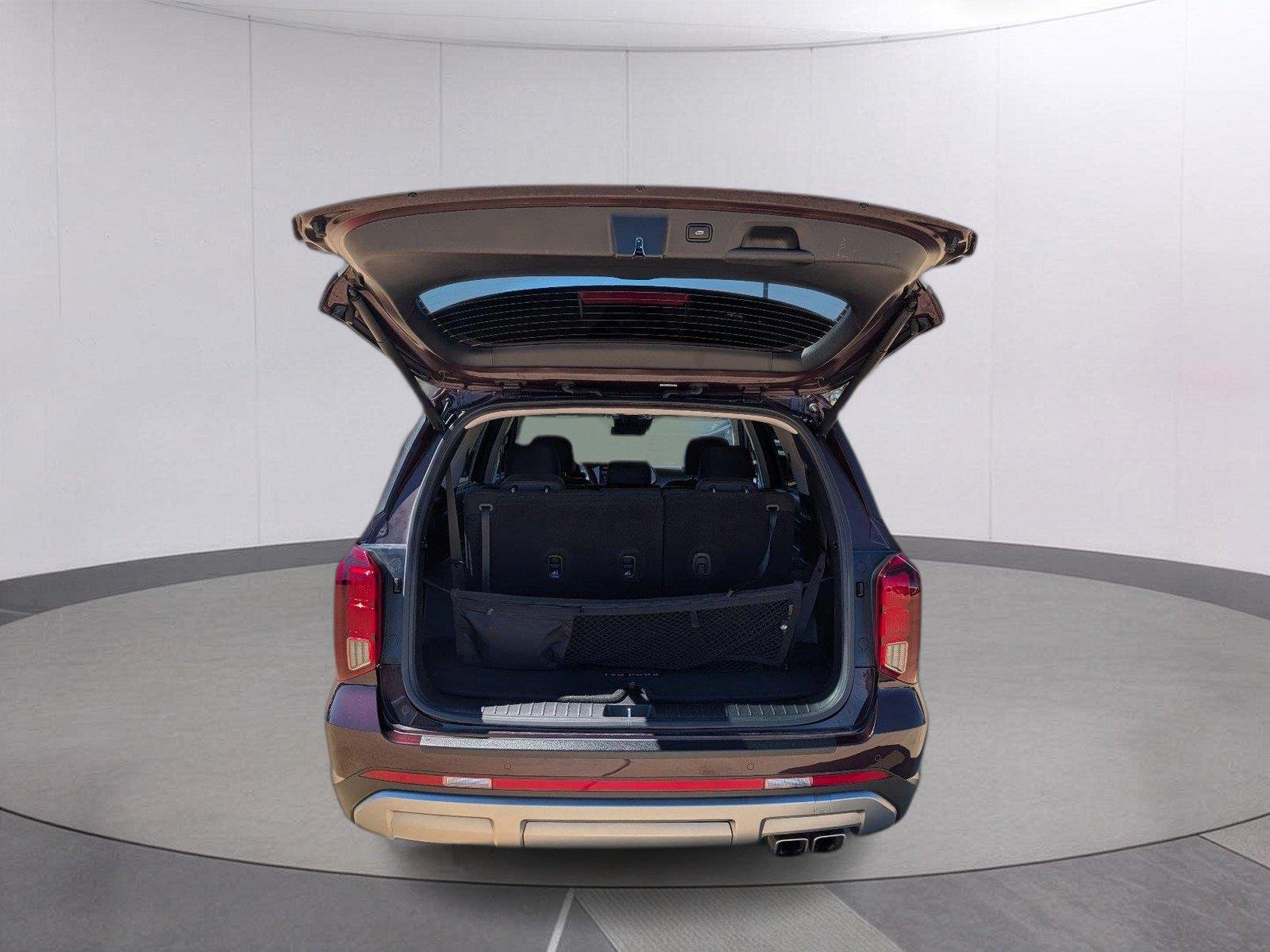 Used 2023 Sierra Burgundy Hyundai SEL image 5