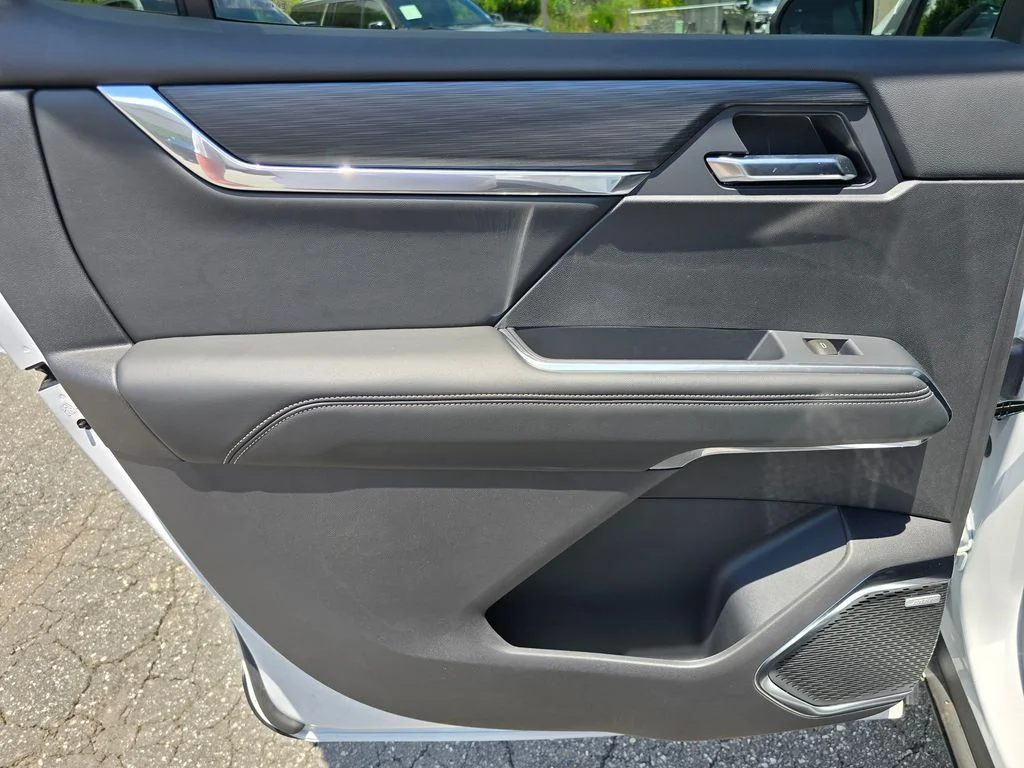 New 2026 White GMC Elevation image 38