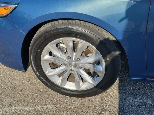 Certified Used 2024 Lakeshore Blue Metallic Chevrolet LT image 9