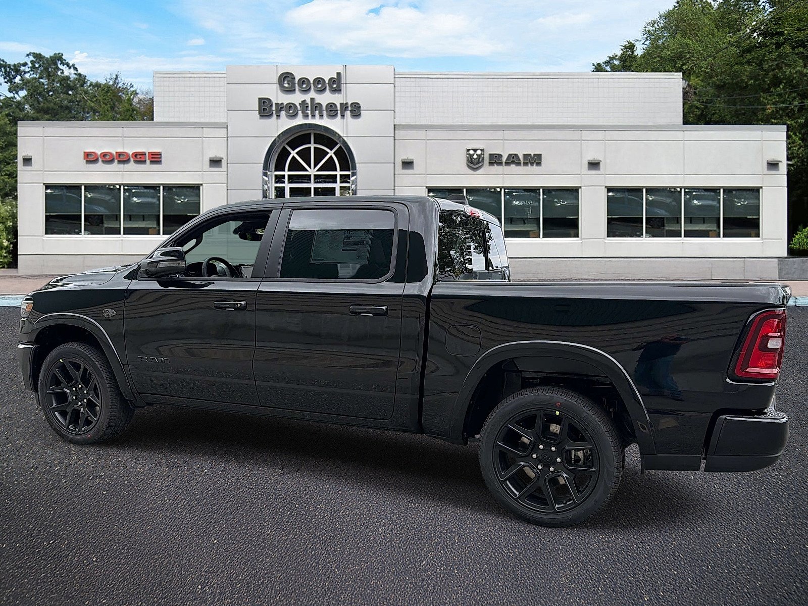 New 2027 Diamond Black Crystal Pearl-Coat Exterior Paint RAM Laramie Crew Cab 4x4 5