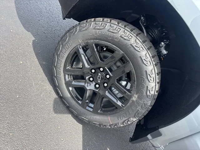 New 2026 Sterling Gray Metallic Chevrolet LT Trail Boss image 30