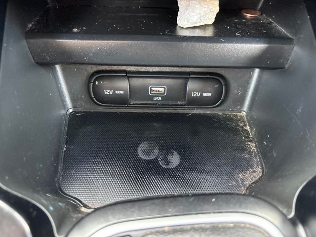 Used 2020 Black Kia S image 28