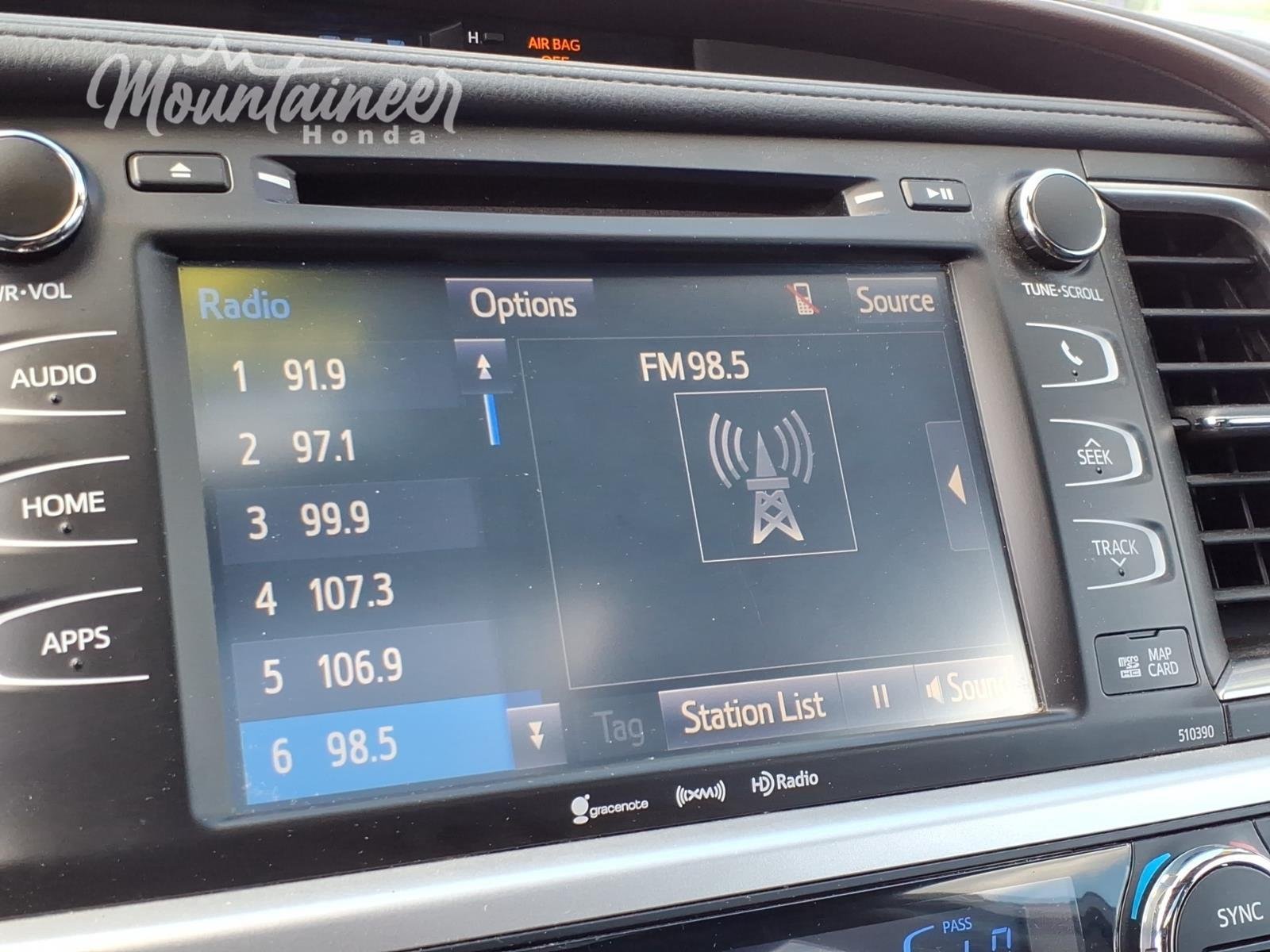 Used 2019 Predawn Gray Mica Toyota XLE image 28