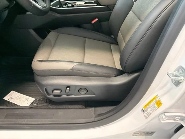 New 2027 Summit White Chevrolet LT image 12