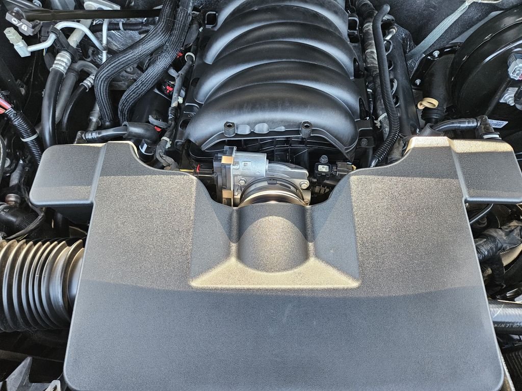 Used 2018 Silver Chevrolet LT image 29
