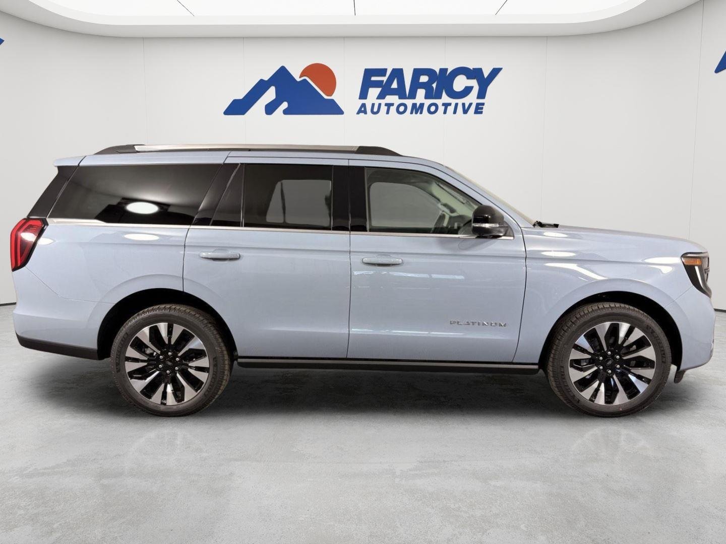 New 2026 Glacier Gray Metallic Tri-Coat Ford Platinum® image 9
