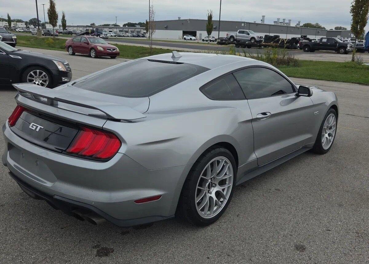 Used 2020 Iconic Silver Ford GT image 3