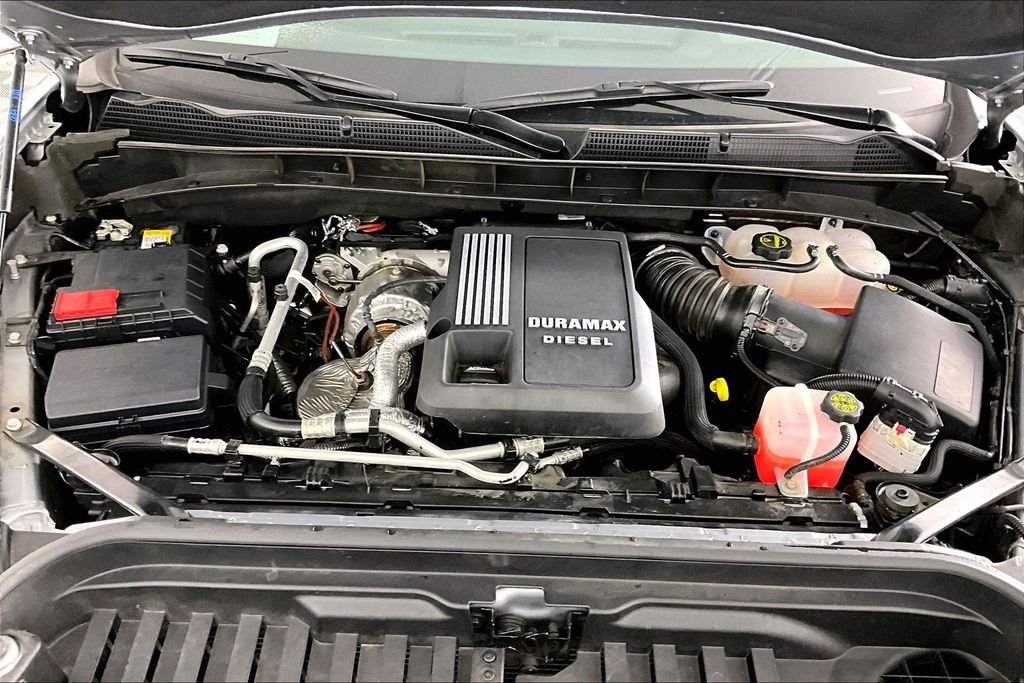 Used 2025 Silver GMC AT4 image 30
