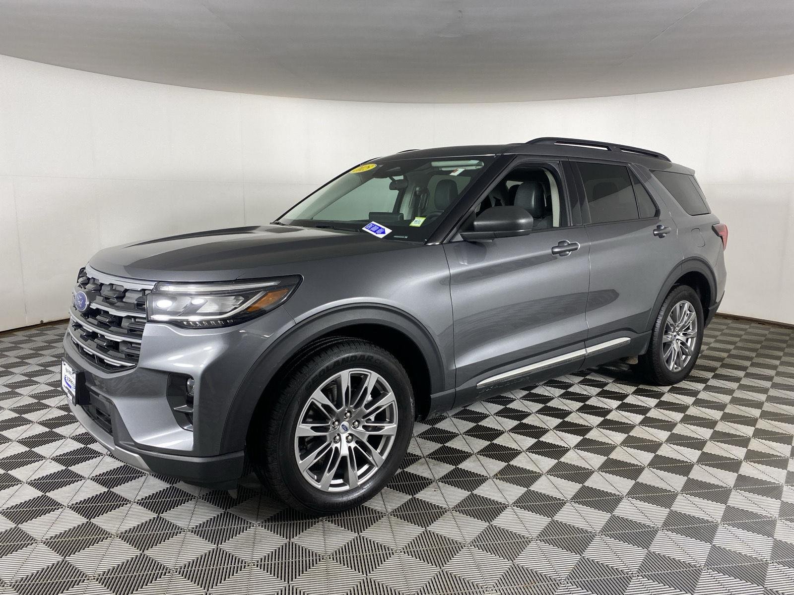 Used 2025 Carbonized Gray Ford Active image 3
