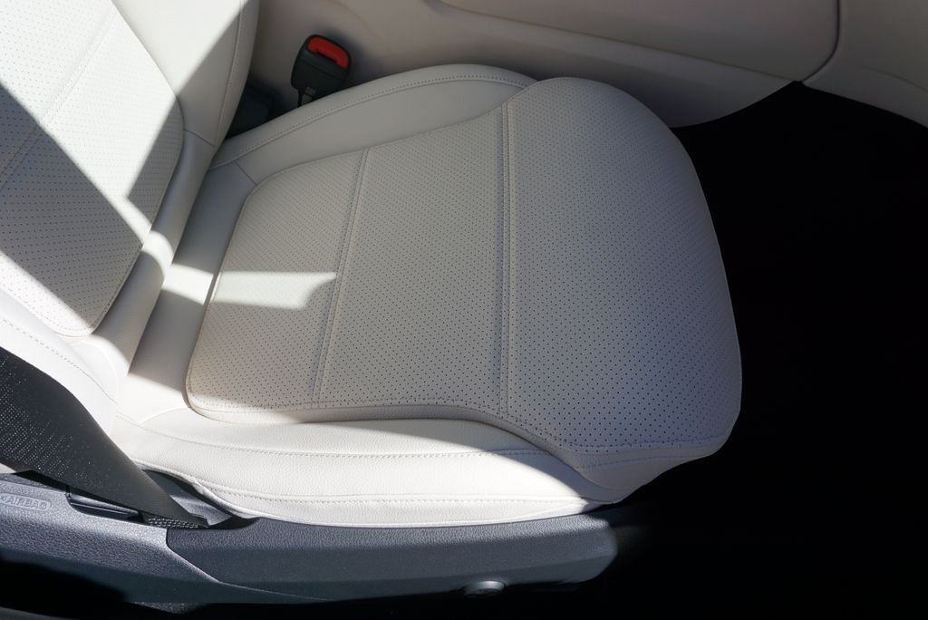 Used 2026 Polar White Mercedes-Benz GLC 300 image 66