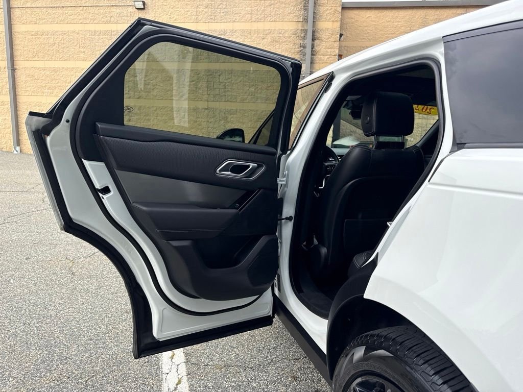 Used 2023 White Land Rover S image 12