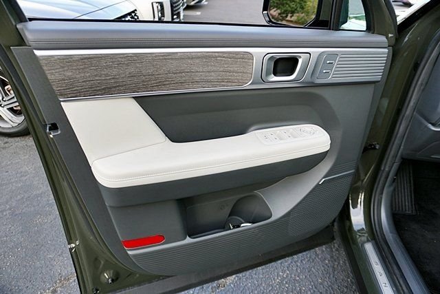 Used 2024 Green Hyundai Calligraphy image 25