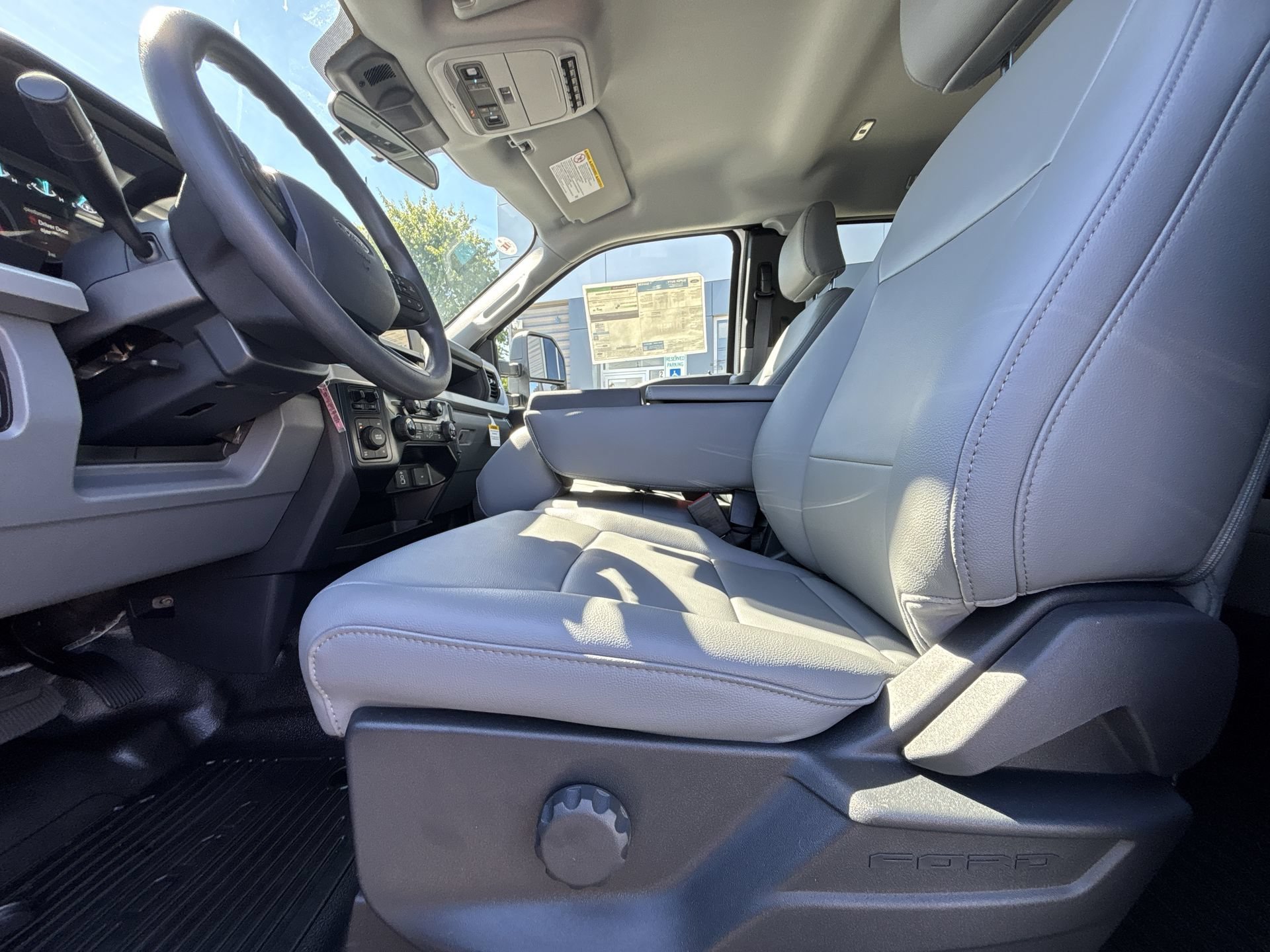 New 2027 Oxford White Ford F-350® XL image 13
