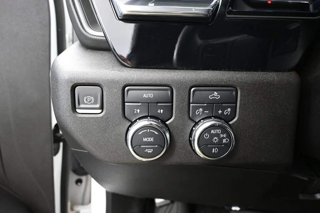 Certified Used 2024 White GMC Elevation image 23