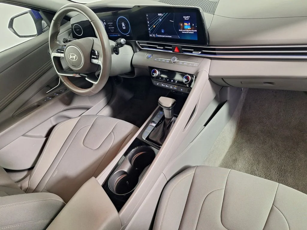 Used 2025 Intense Blue Hyundai SEL Convenience image 27