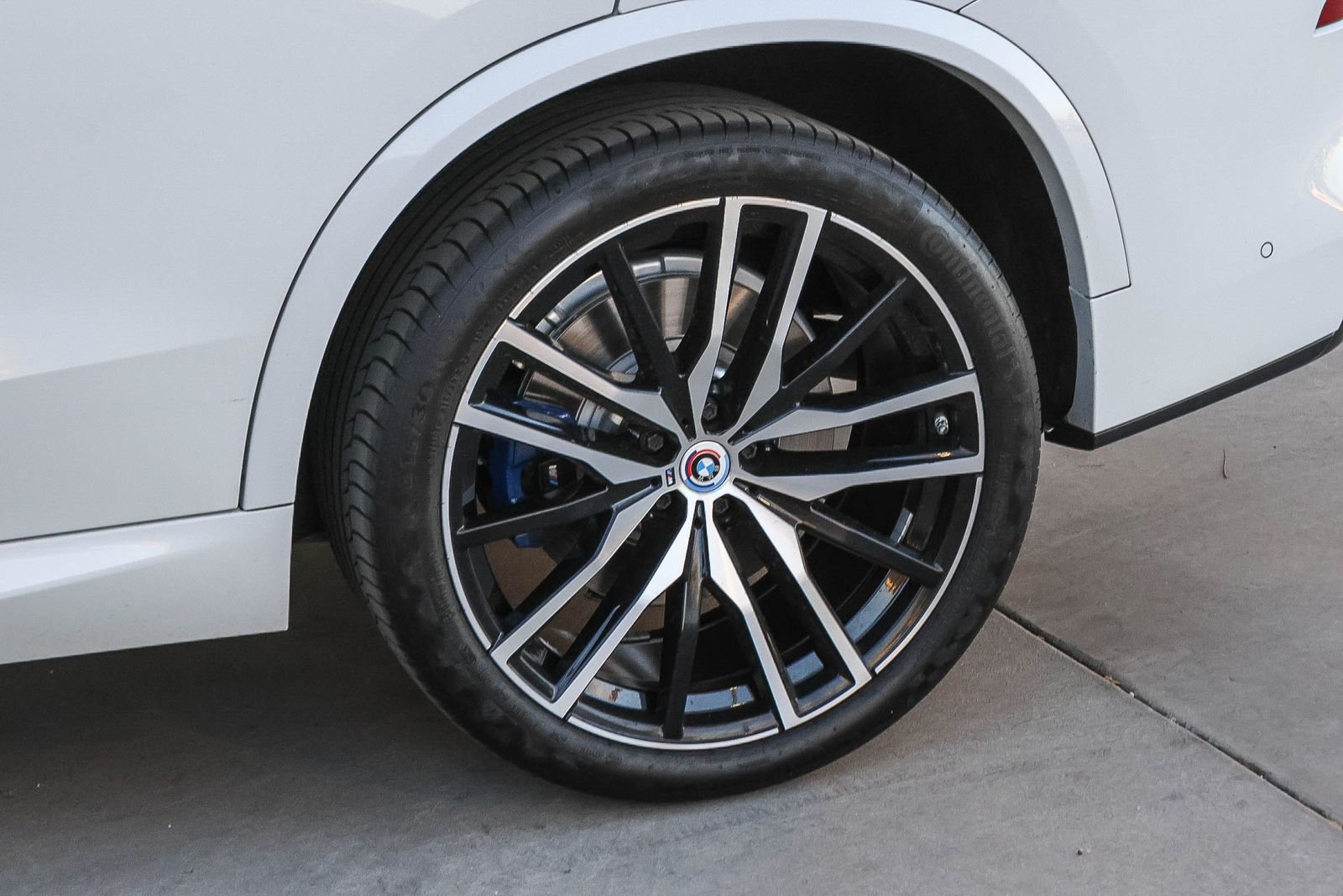 Used 2022 White BMW M50i image 10