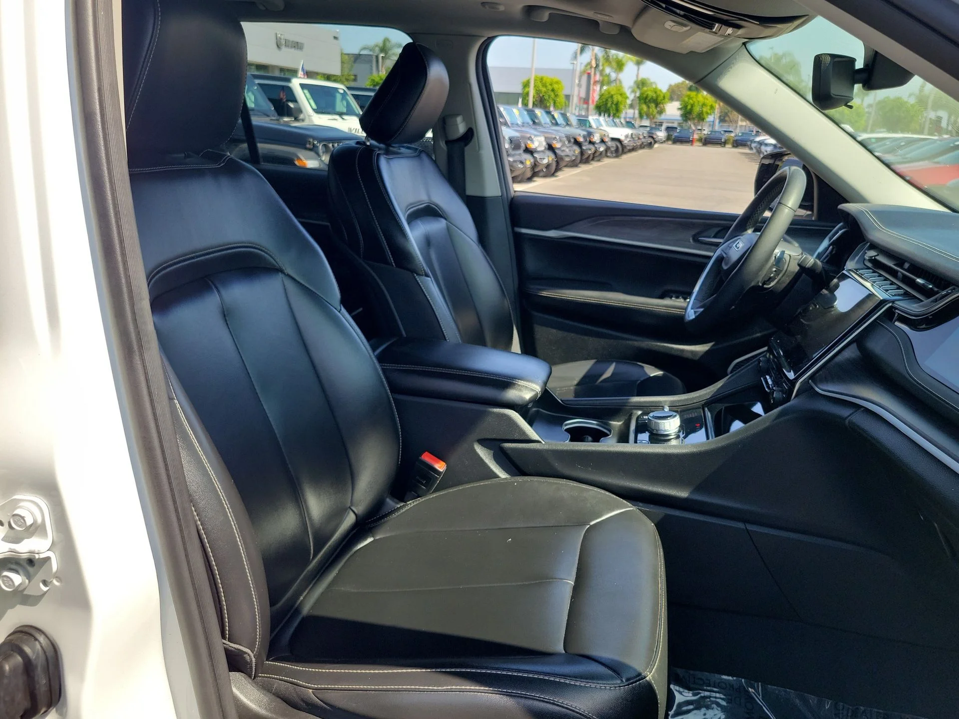 Used 2024 White Jeep 4xe image 20