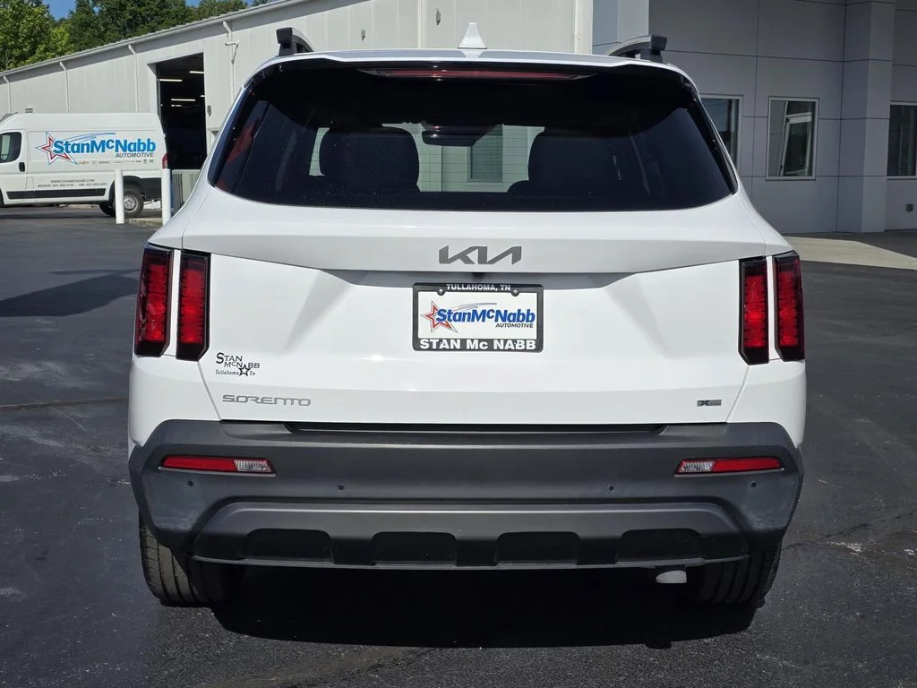 Used 2023 Glacial White Pearl Kia X-Line EX image 6