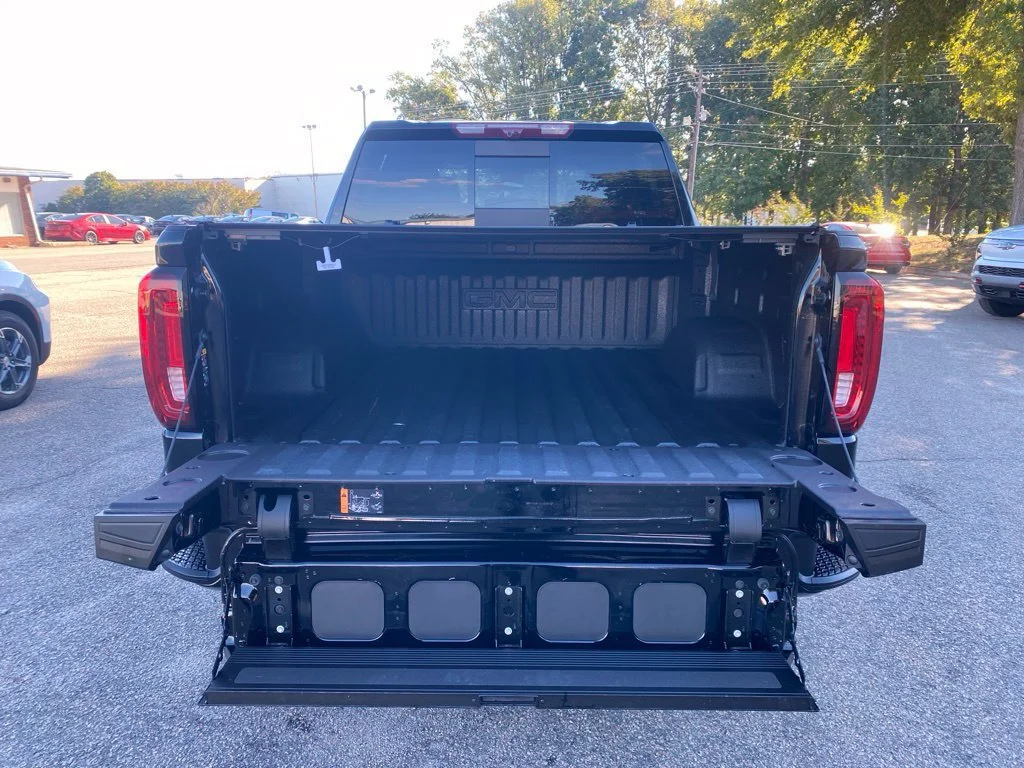 Used 2026 Onyx Black GMC Denali image 37