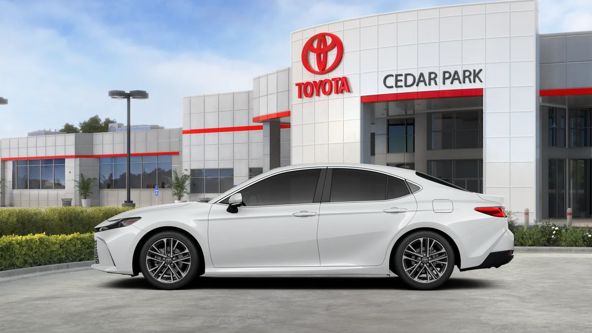 New 2026 Wind Chill Pearl Toyota XLE image 4