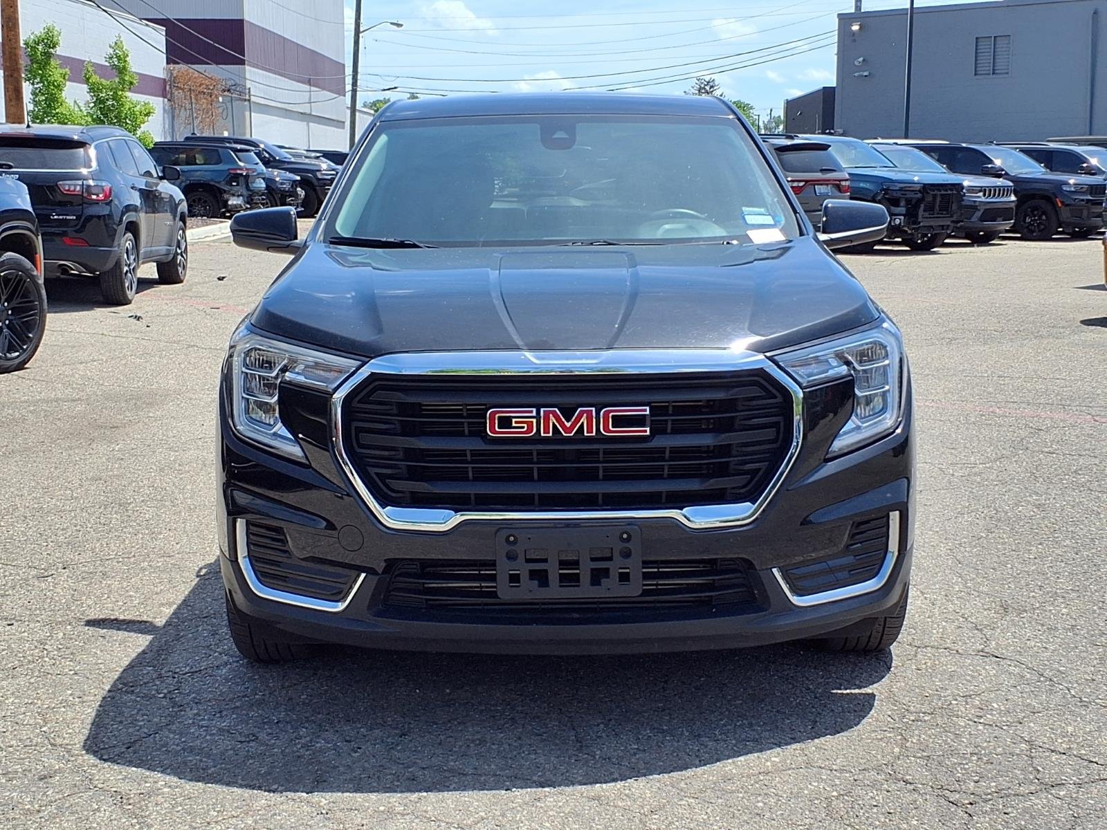 Certified Used 2024 Ebony Twilight Metallic GMC SLE image 6