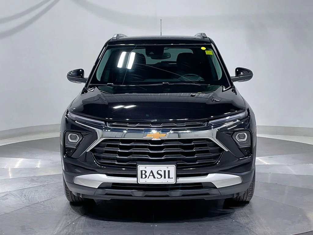 Used 2025 Black Chevrolet LT image 9