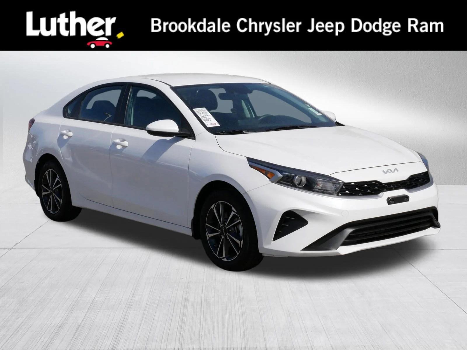 2023 Kia Forte LXS AT's photo