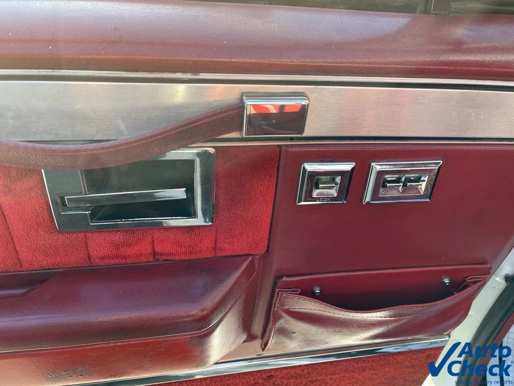 Used 1982 White Chevrolet  image 32