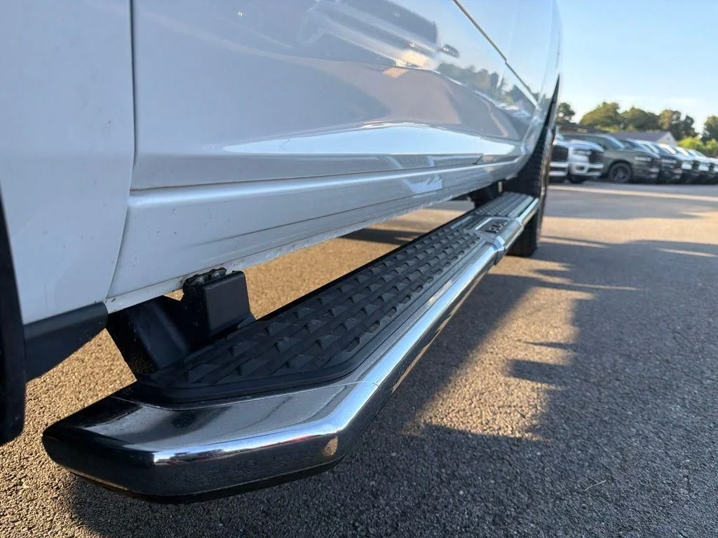 Used 2022 White Ram Big Horn image 15