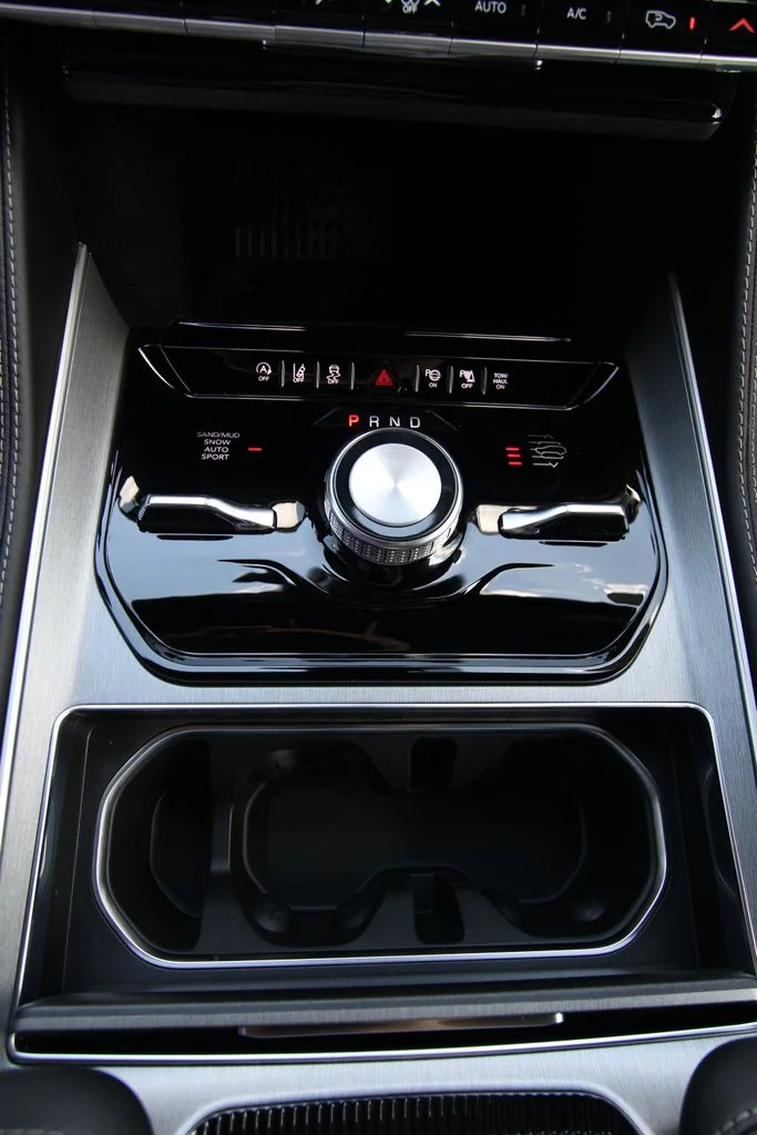 New 2026 Baltic-Gray Metallic Clear-Coat Exterior Paint Jeep Limited Altitude image 28