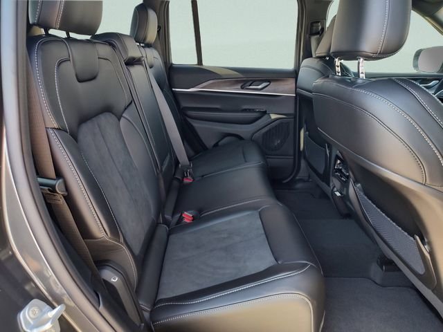 New 2026 Baltic Gray Metallic Clear-Coat Exterior Paint Jeep Altitude image 31
