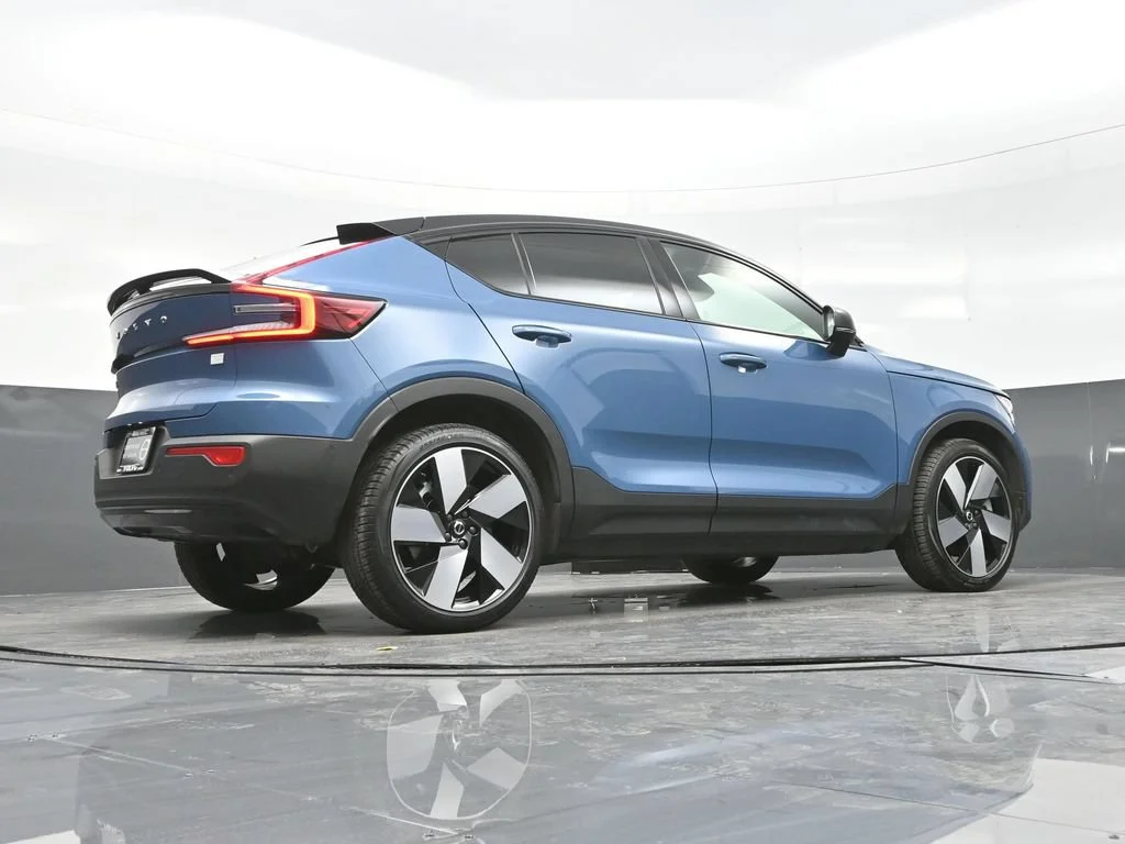Certified Used 2022 Blue Volvo Ultimate image 21