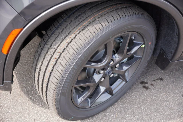 New 2026 Vapor Gray Exterior Paint Dodge GT Plus HEMI V8 image 9