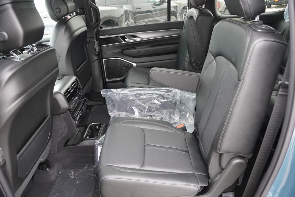 New 2026 Steel Blue Jeep Limited Altitude image 12