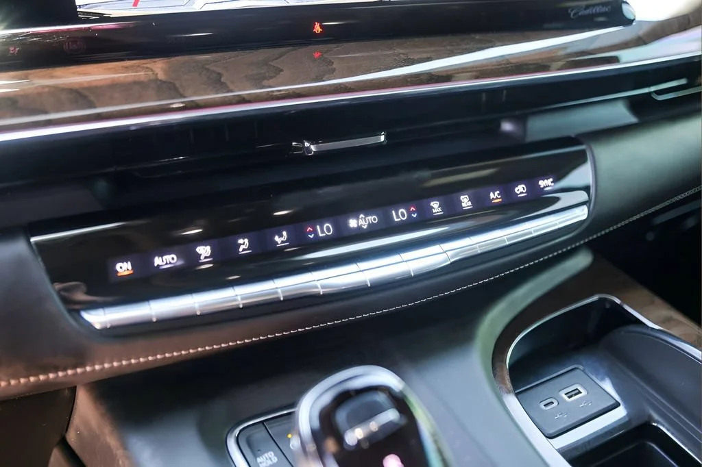 Used 2023 Black Raven Cadillac Premium Luxury Platinum image 18