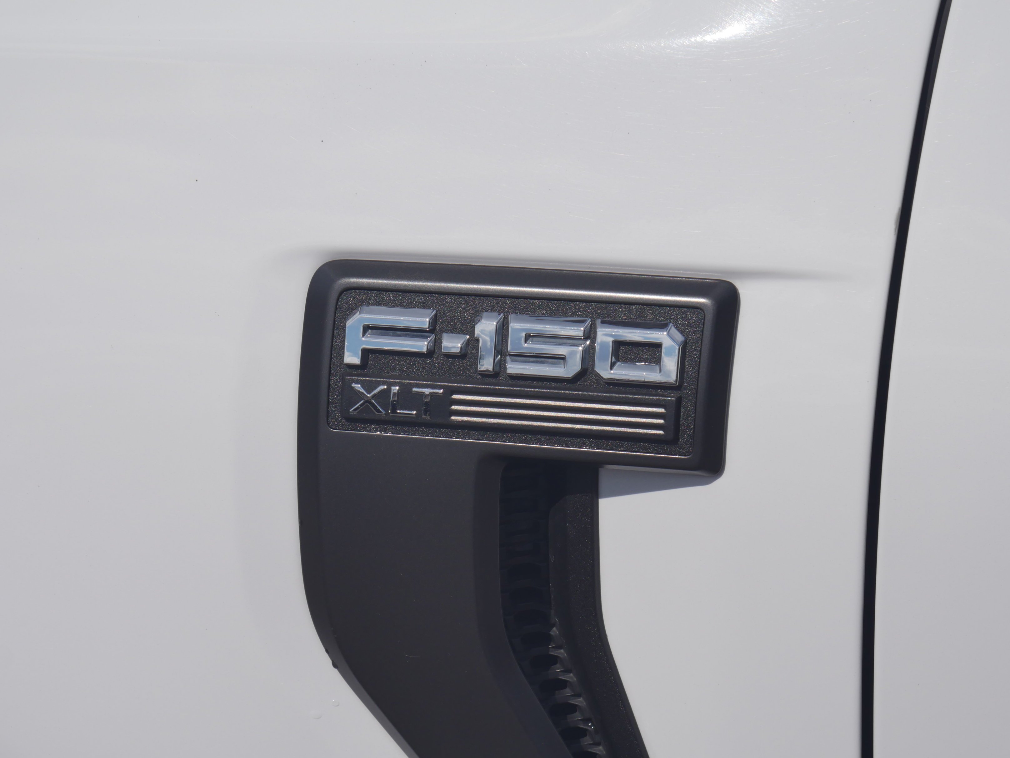 Used 2022 Oxford White Ford XLT image 17